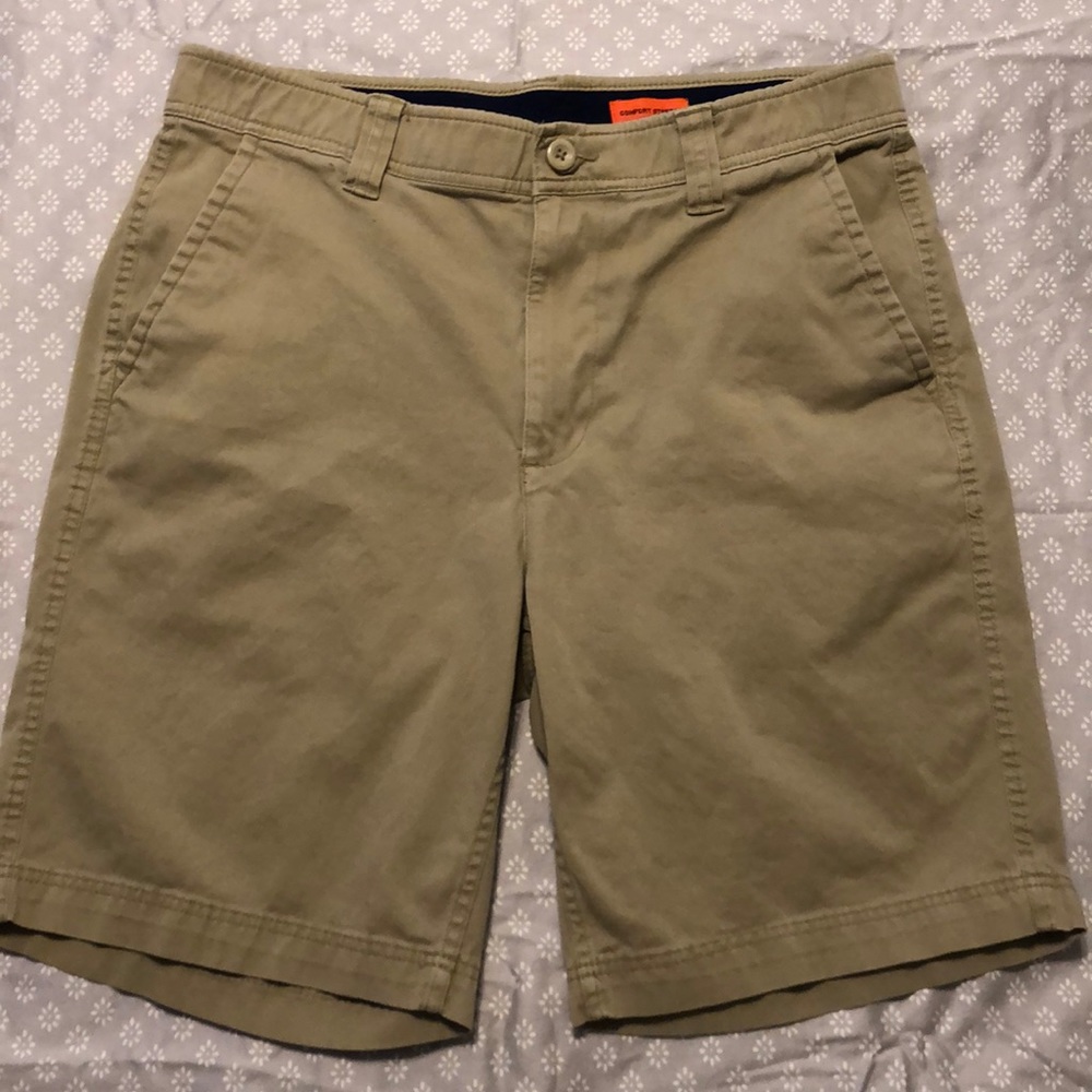 EUC flat front shorts. Perfect for back to school!